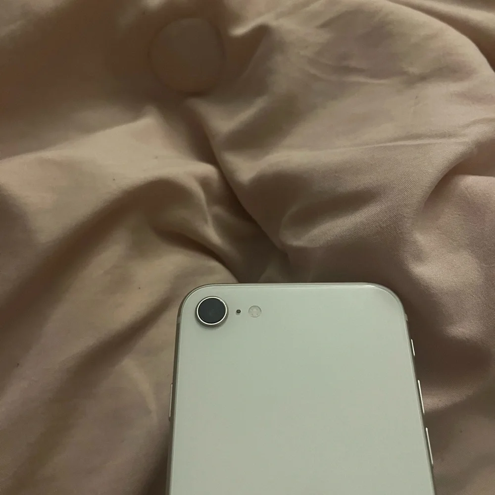 Apple white iphone